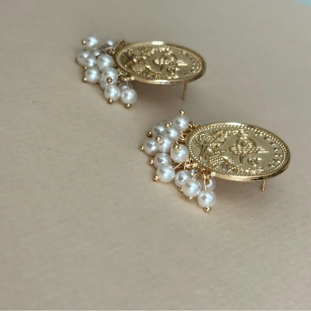 Coin Earrings with Pearls S1257